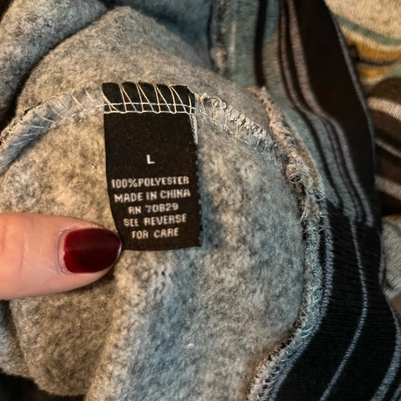 Size large native / Aztec hoodie - Picture 2 of 3